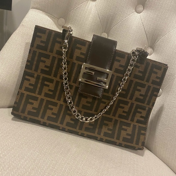 Fendi Handbags - 🤎👜Fendi Zucca Pattern Tote 👜🤎